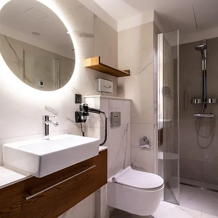 Lejlighedshotel Rentplanet - Centrum 3*