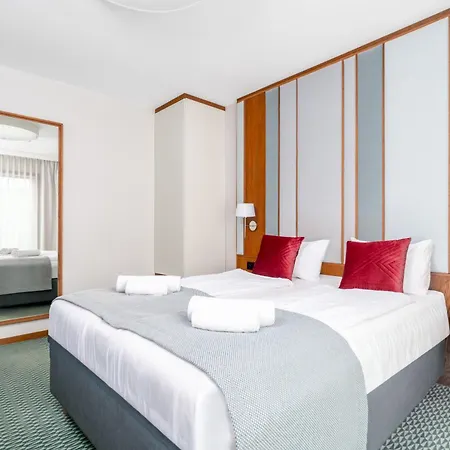 Hotel apartamentowy Rentplanet - Centrum 3*
